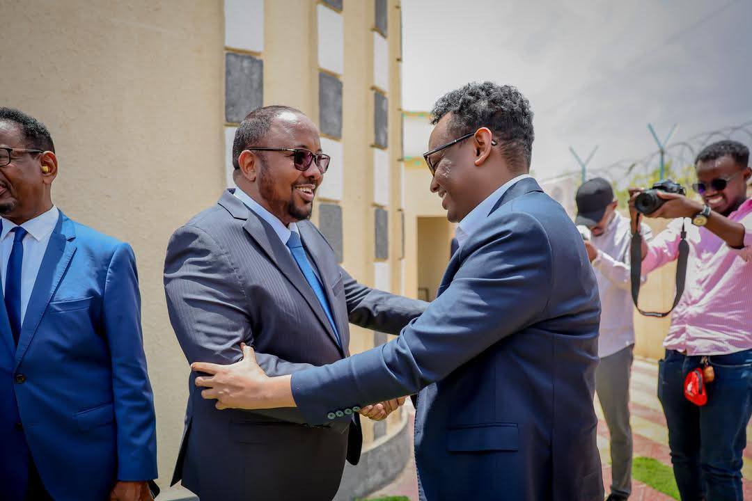 Wafdi hordhac u ah booqashada raysal wasaaraha oo tegay Laasacaanood